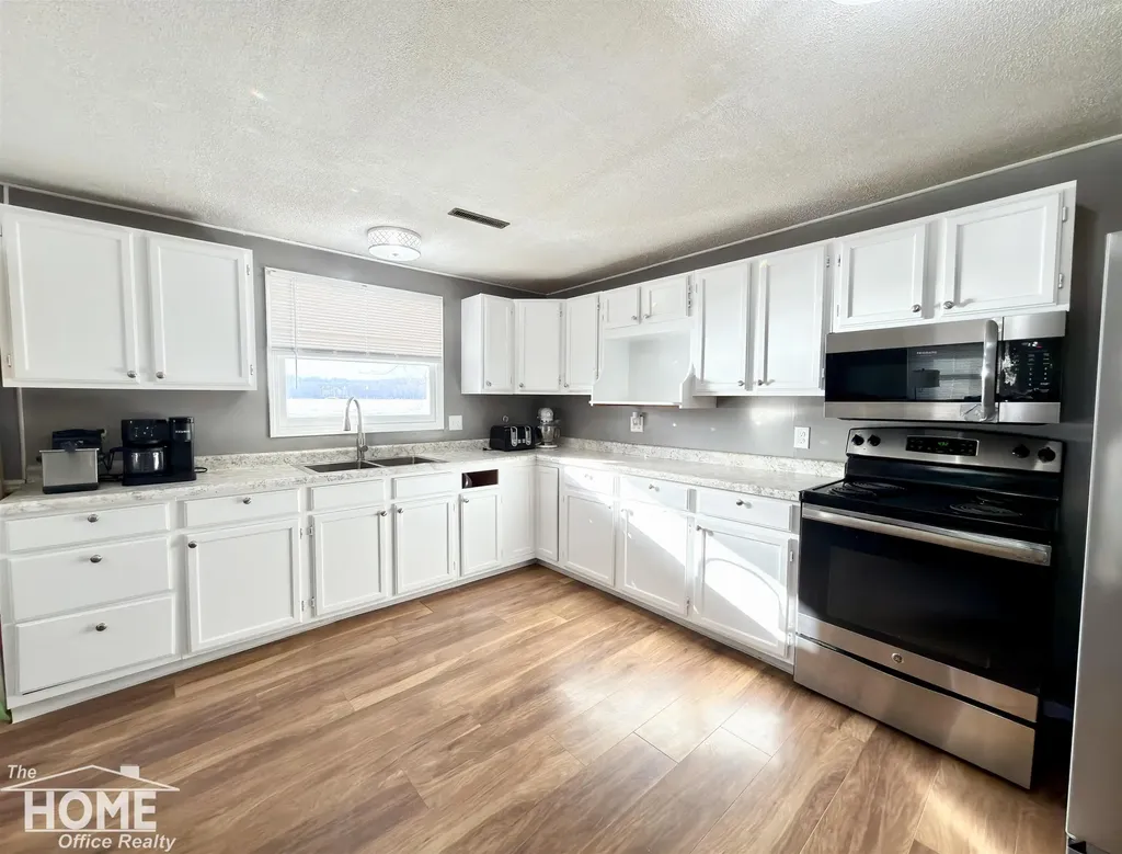 2032 Howard Point Drive Castleton Township MI 49073