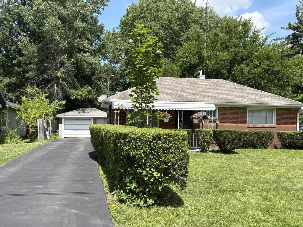 2387 Wildwood Circle Drive Grand Blanc Charter Township MI 48439