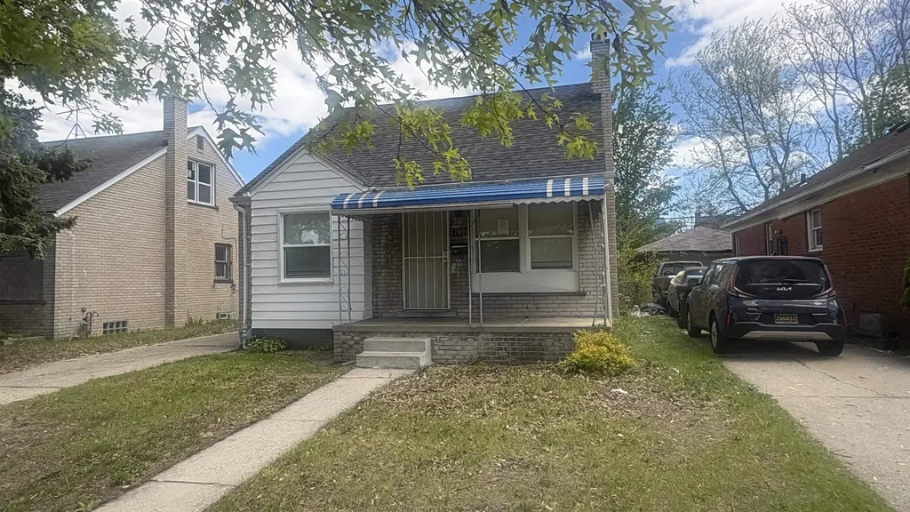 17690 Hoover Street Detroit City MI 48205