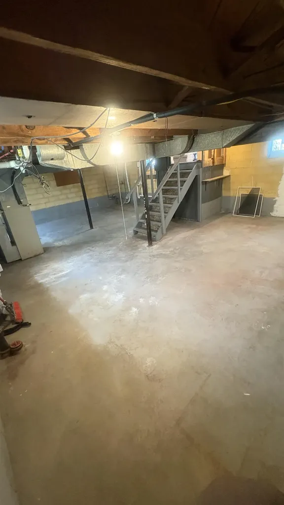 17690 Hoover Street Detroit City MI 48205