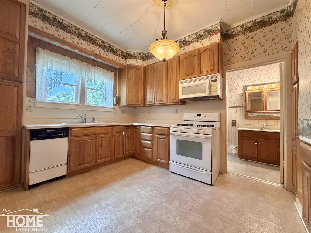 822 S Cedar Street Owosso City MI 48867