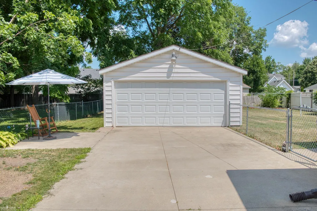 718 Ament Street Owosso City MI 48867
