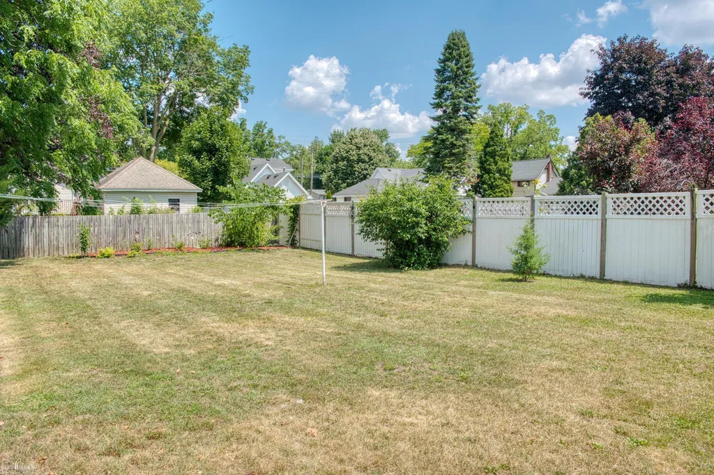 718 Ament Street Owosso City MI 48867