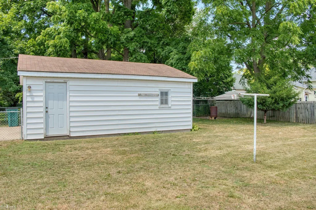 718 Ament Street Owosso City MI 48867
