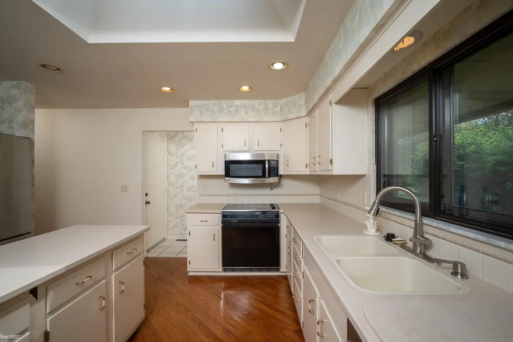 9394 Oakmont Oakmont Drive Unknown City MI 48439