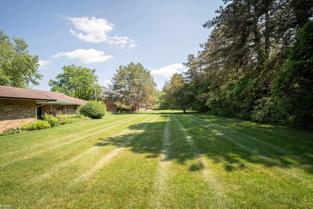 9394 Oakmont Oakmont Drive Unknown City MI 48439