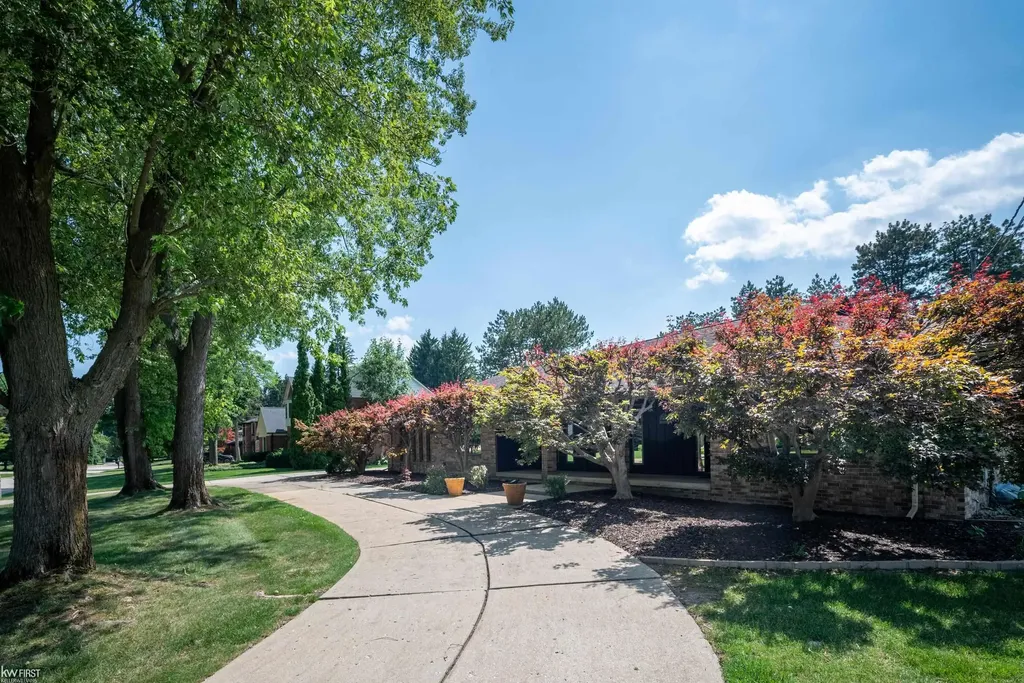 9394 Oakmont Oakmont Drive Unknown City MI 48439