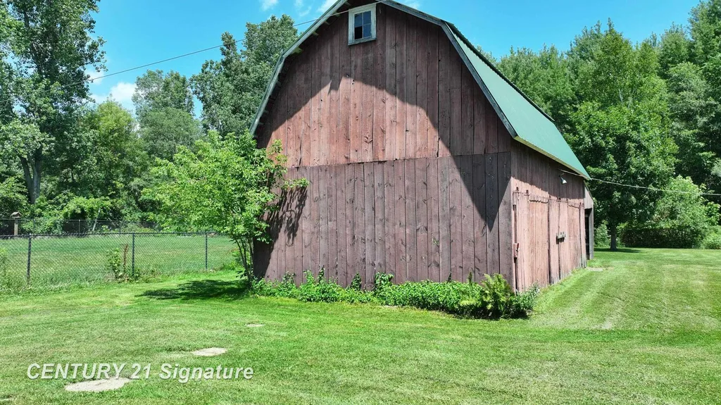 12164 N Elms Road Vienna Charter Township MI 48420