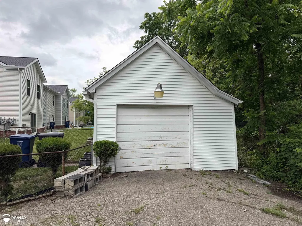 310 Crosby Street Flint City MI 48503