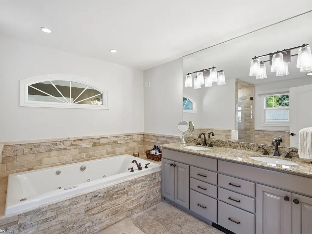 7511 Greene Haven Drive Independence Charter Township MI 48348