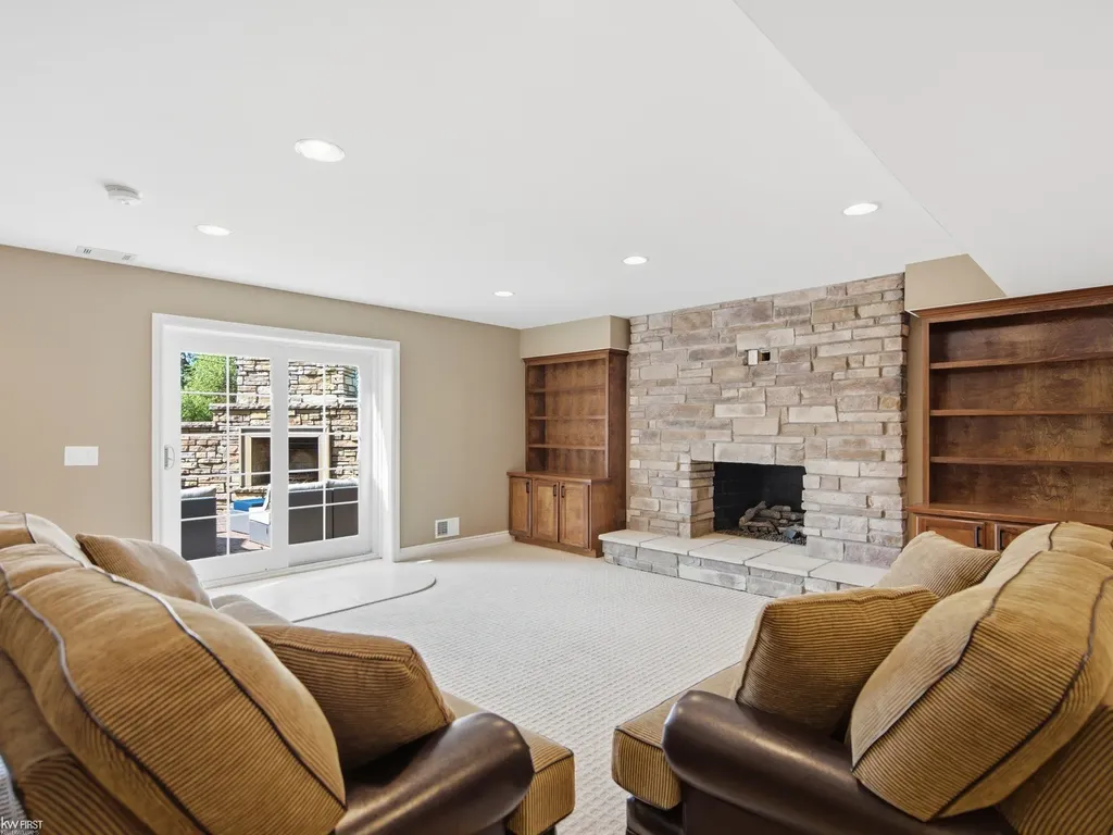7511 Greene Haven Drive Independence Charter Township MI 48348