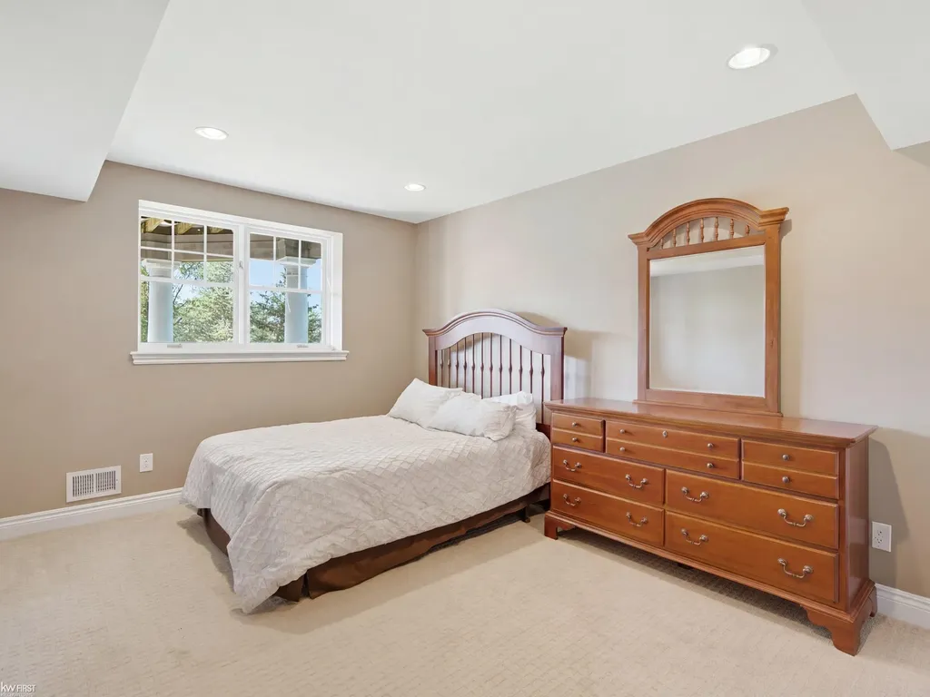 7511 Greene Haven Drive Independence Charter Township MI 48348