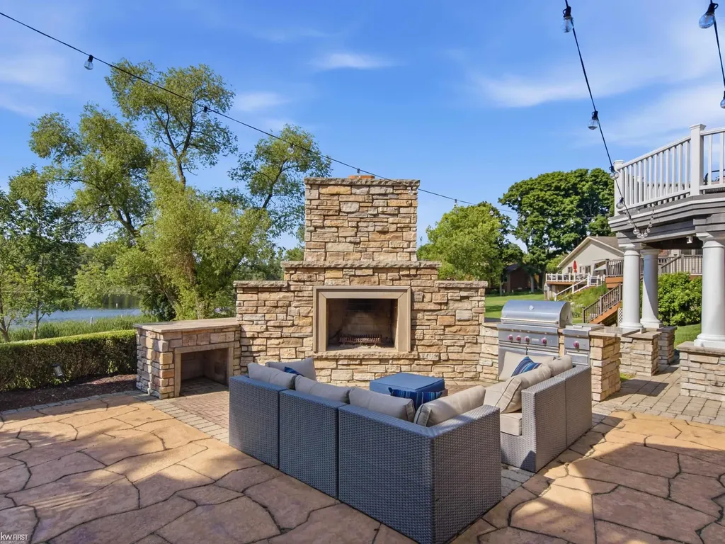 7511 Greene Haven Drive Independence Charter Township MI 48348