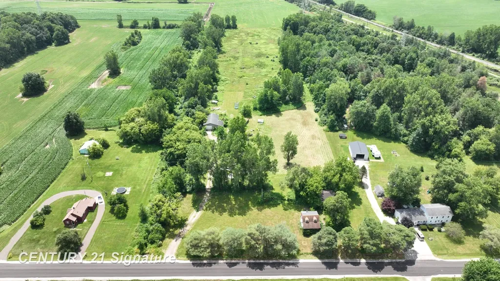 3349 W Lake Road Vienna Charter Township MI 48420