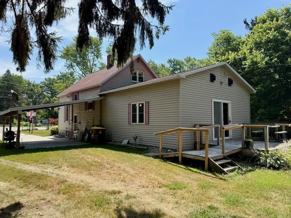 623 N Line Street Chesaning Village MI 48616