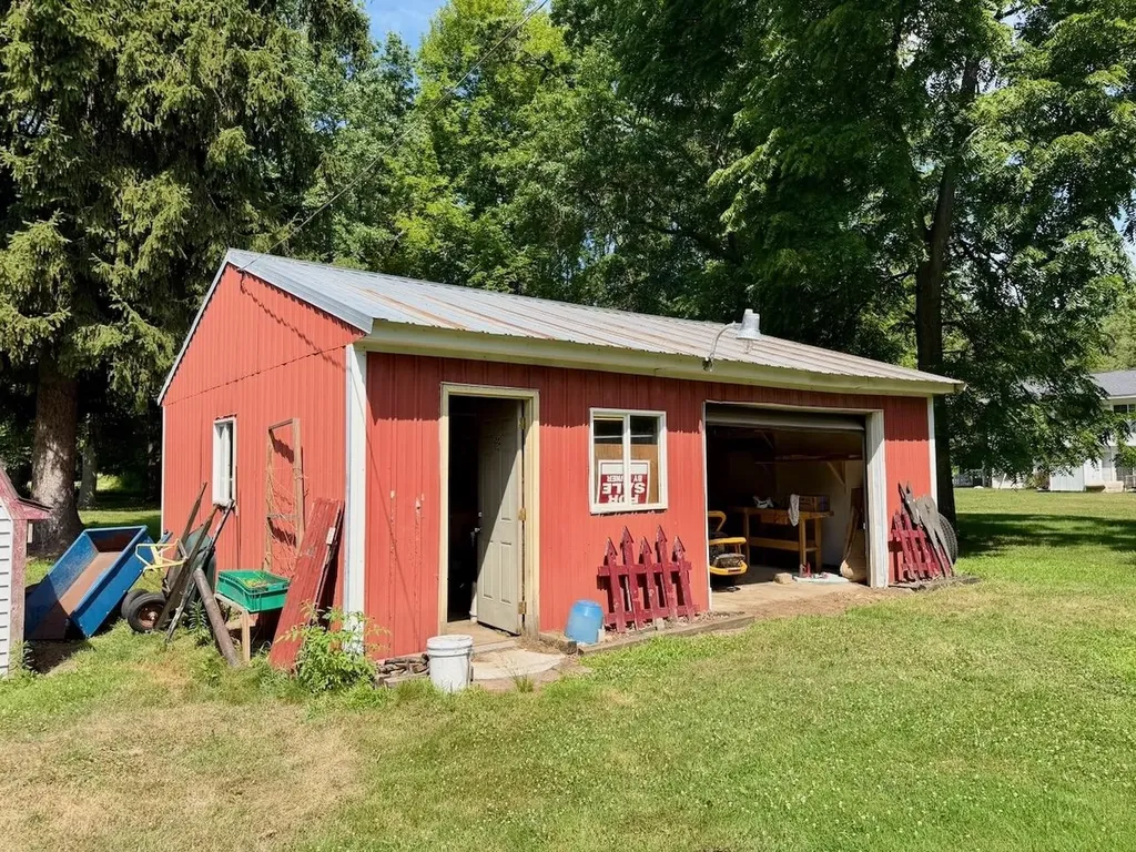 623 N Line Street Chesaning Village MI 48616