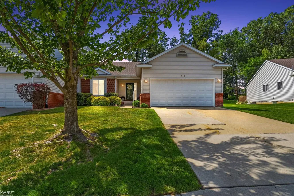 916 Spirea Drive Marion Township MI 48843
