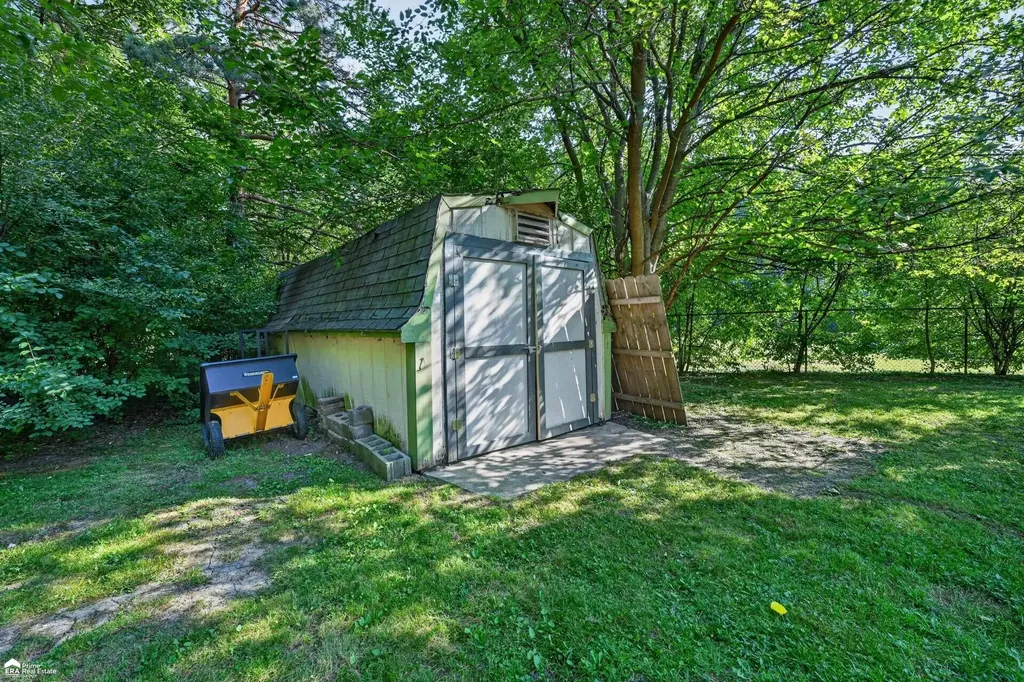 1392 Wagon Wheel Circle Grand Blanc Charter Township MI 48439