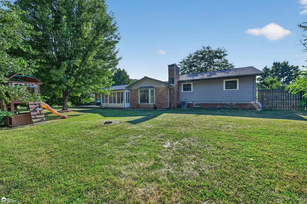 1392 Wagon Wheel Circle Grand Blanc Charter Township MI 48439