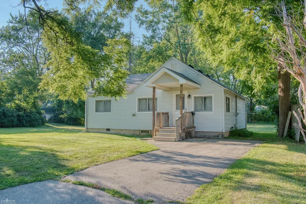 315 E Williams Street Corunna City MI 48817