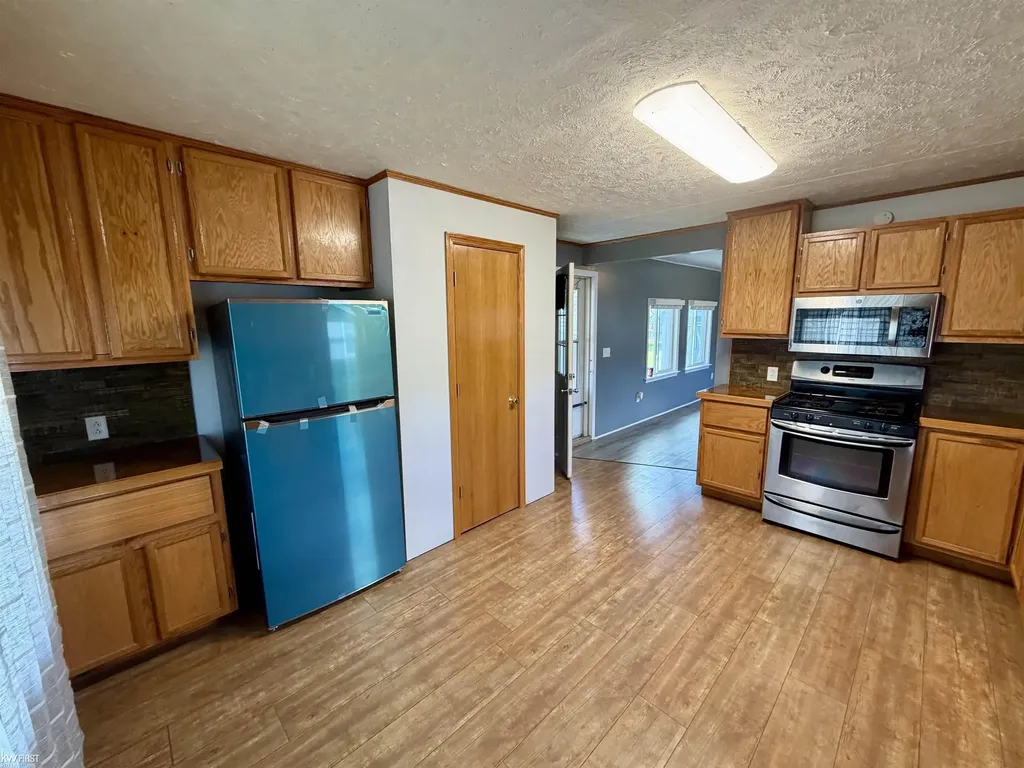 68 Clydesdale Street Mt. Morris City MI 48458