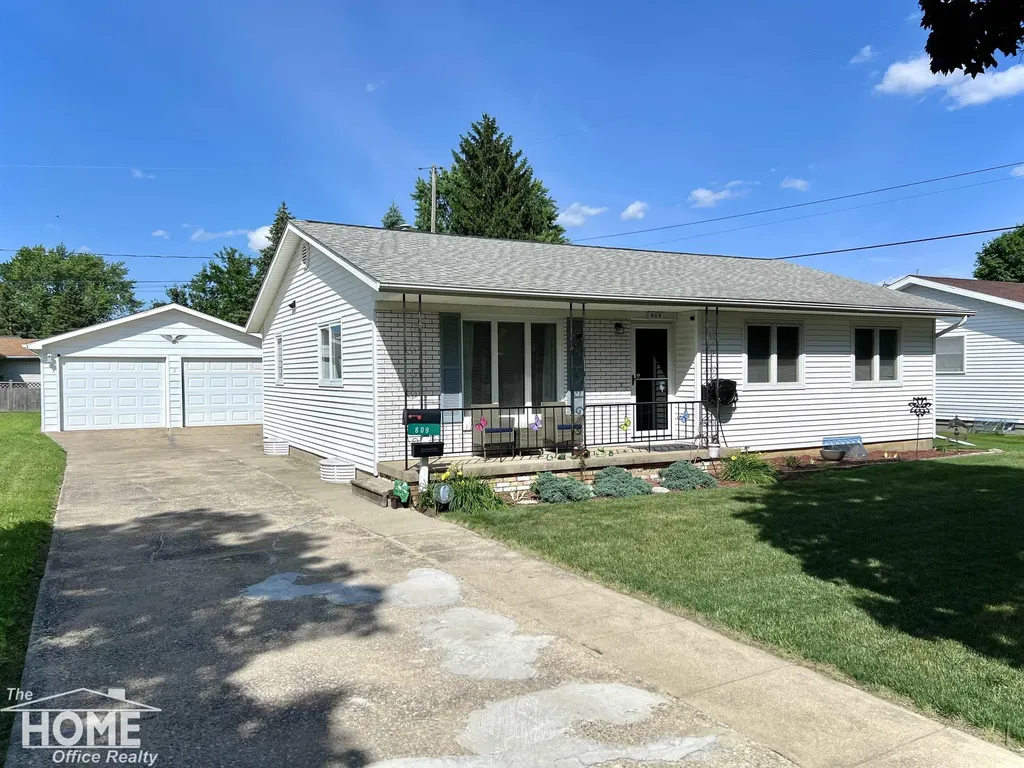 809 Moore Street Owosso City MI 48867