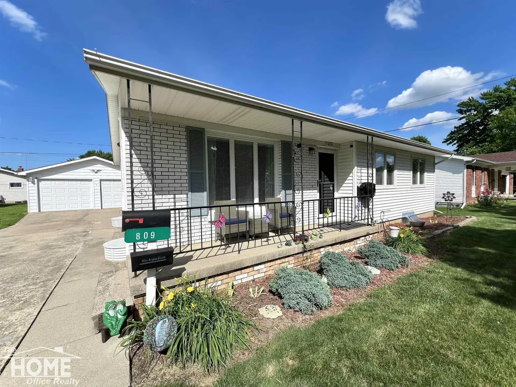 809 Moore Street Owosso City MI 48867