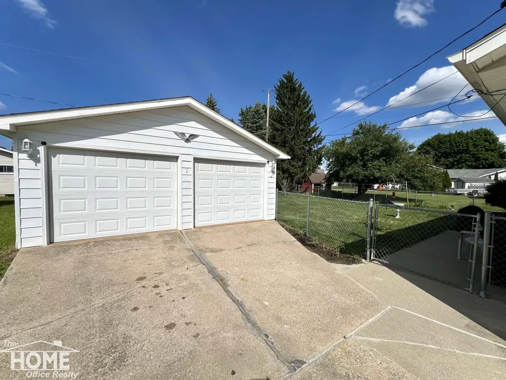 809 Moore Street Owosso City MI 48867