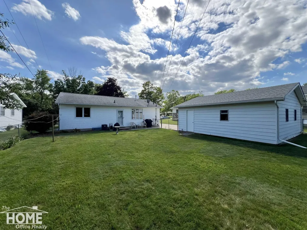 809 Moore Street Owosso City MI 48867