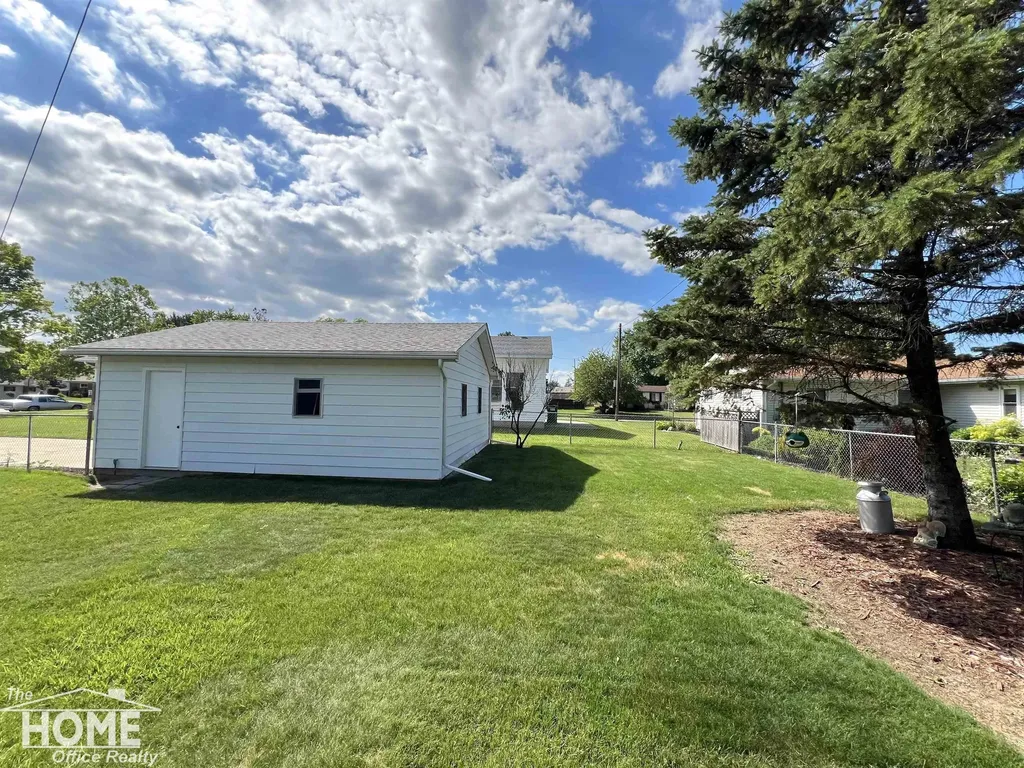 809 Moore Street Owosso City MI 48867