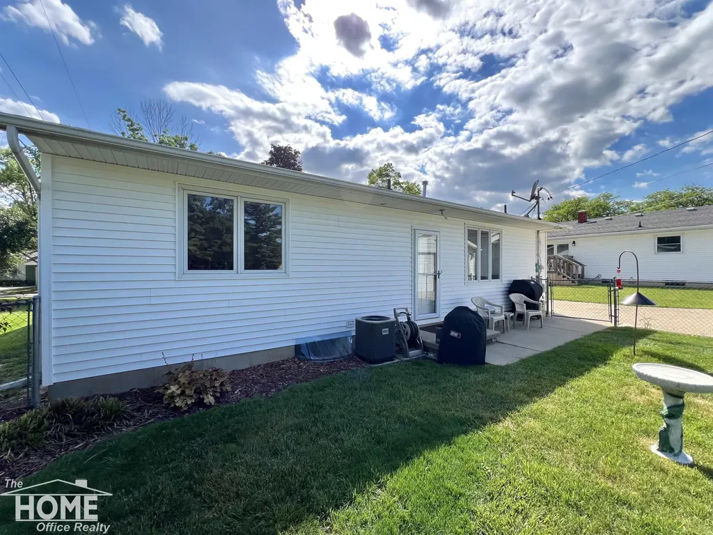 809 Moore Street Owosso City MI 48867