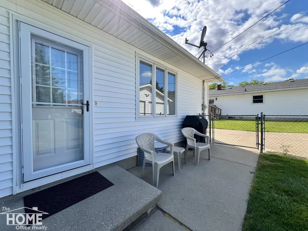 809 Moore Street Owosso City MI 48867