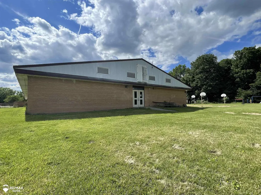 8254 N Gale Road Richfield Township MI 48463