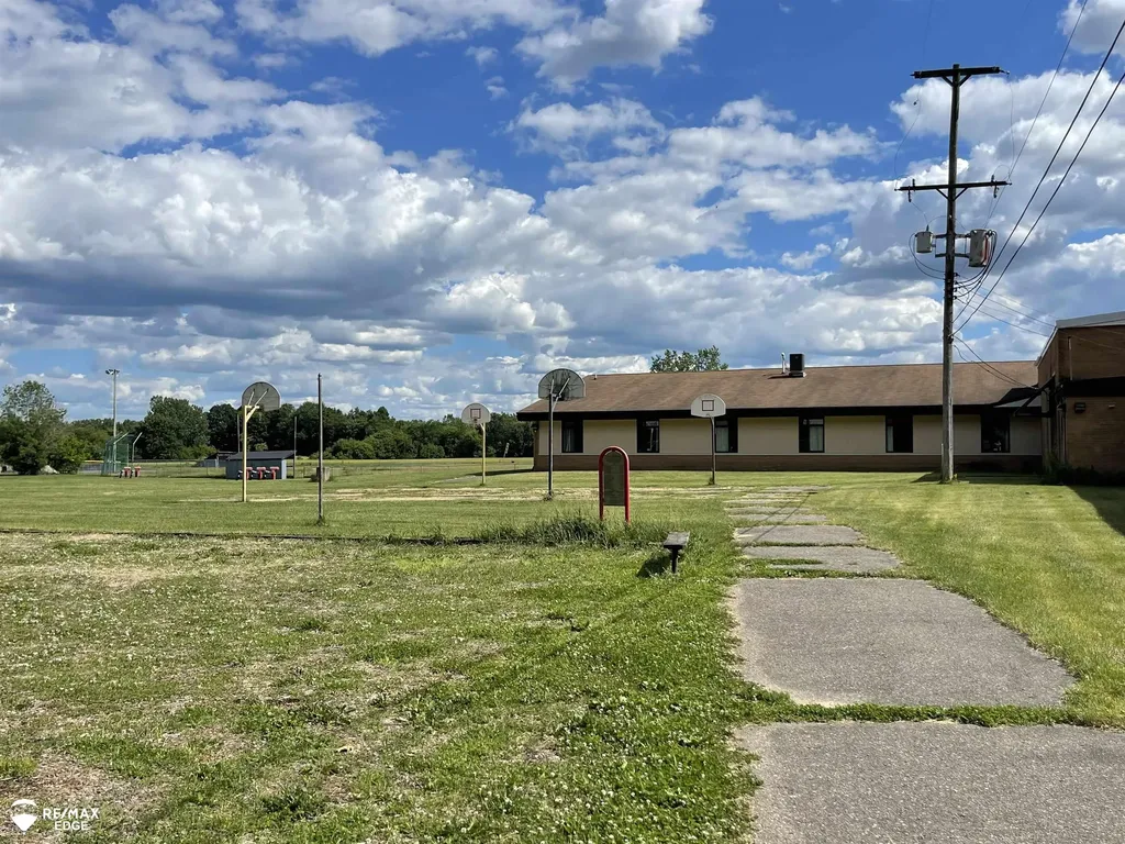 8254 N Gale Road Richfield Township MI 48463