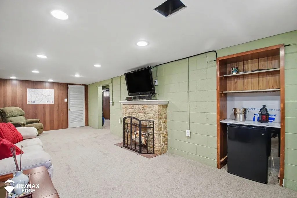 408 Wisler Street Davison City MI 48423