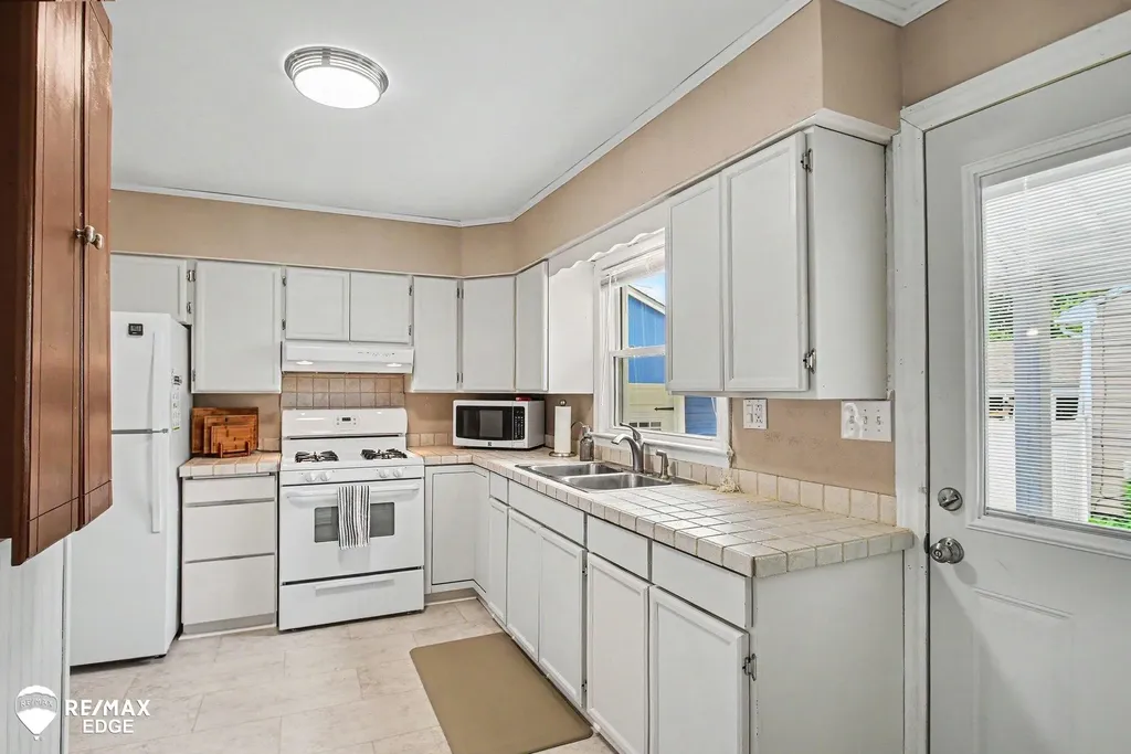 408 Wisler Street Davison City MI 48423