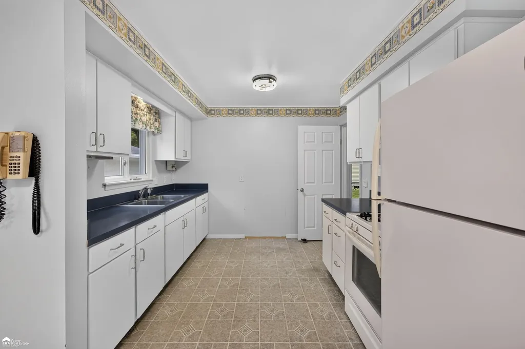 1442 Kettering Avenue Burton City MI 48509