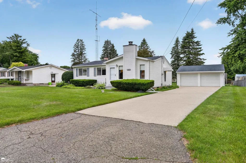 1442 Kettering Avenue Burton City MI 48509
