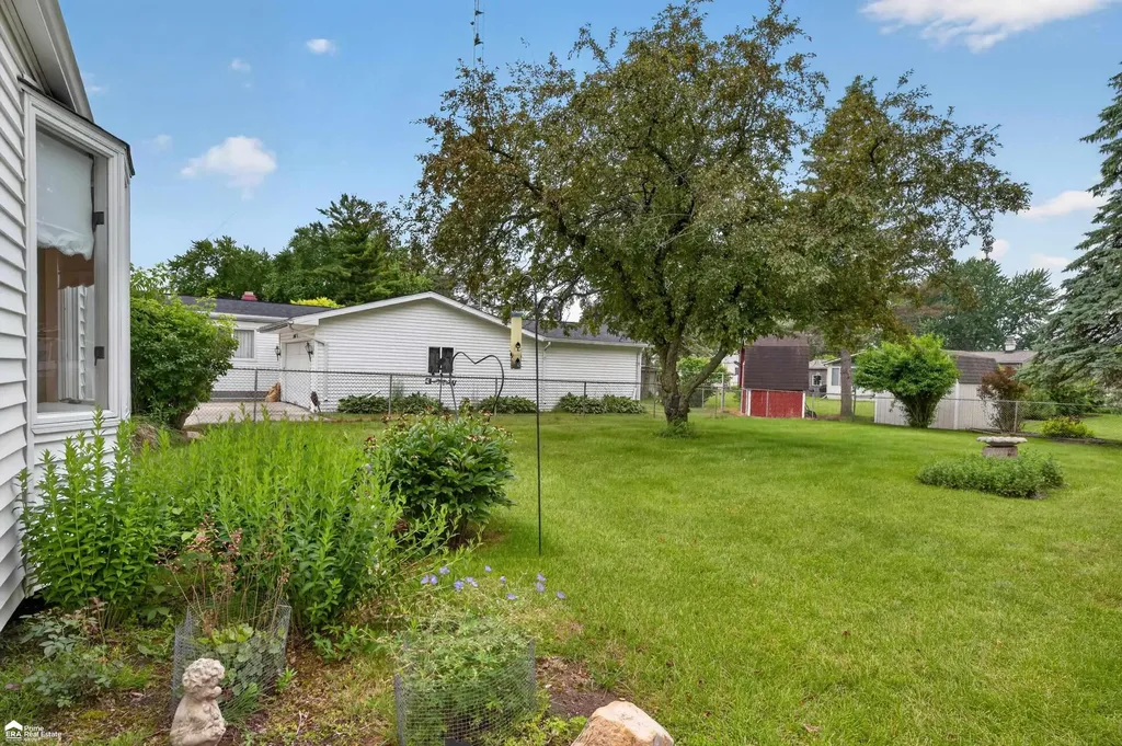 1442 Kettering Avenue Burton City MI 48509