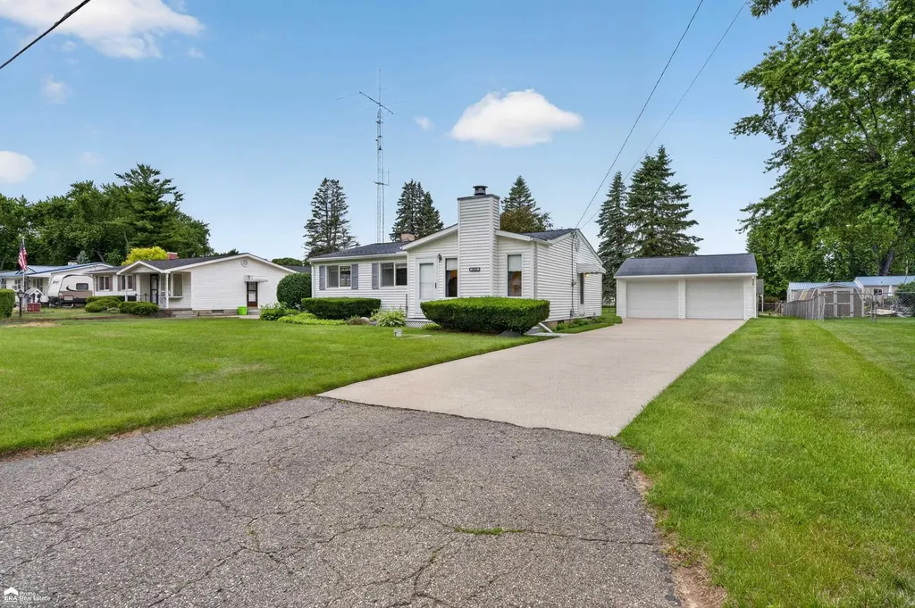 1442 Kettering Avenue Burton City MI 48509