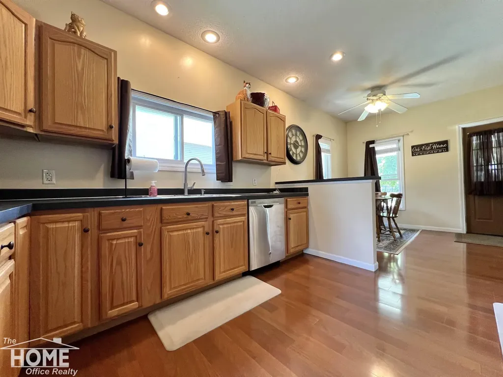 110 W Perry Street Durand City MI 48429