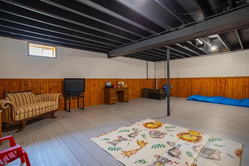 7366 Simpson Road Middlebury Township MI 48866