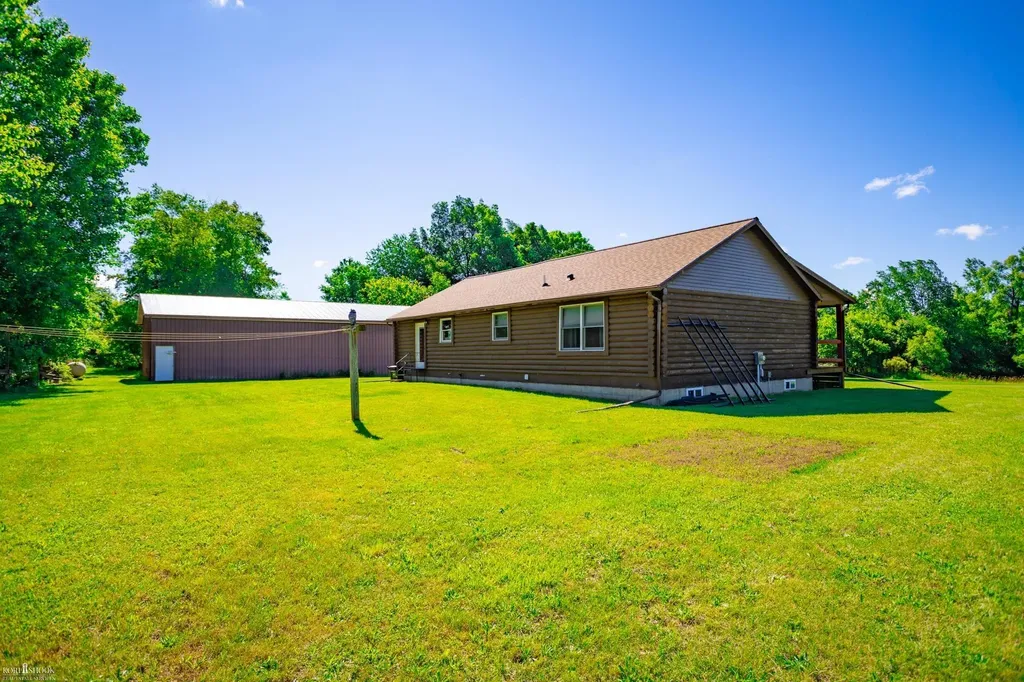 7366 Simpson Road Middlebury Township MI 48866