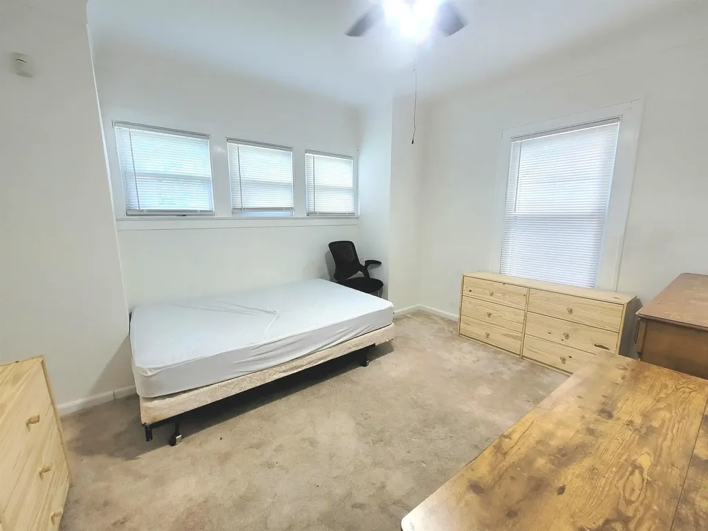 701 Dupont Street Flint Charter Township MI 48504