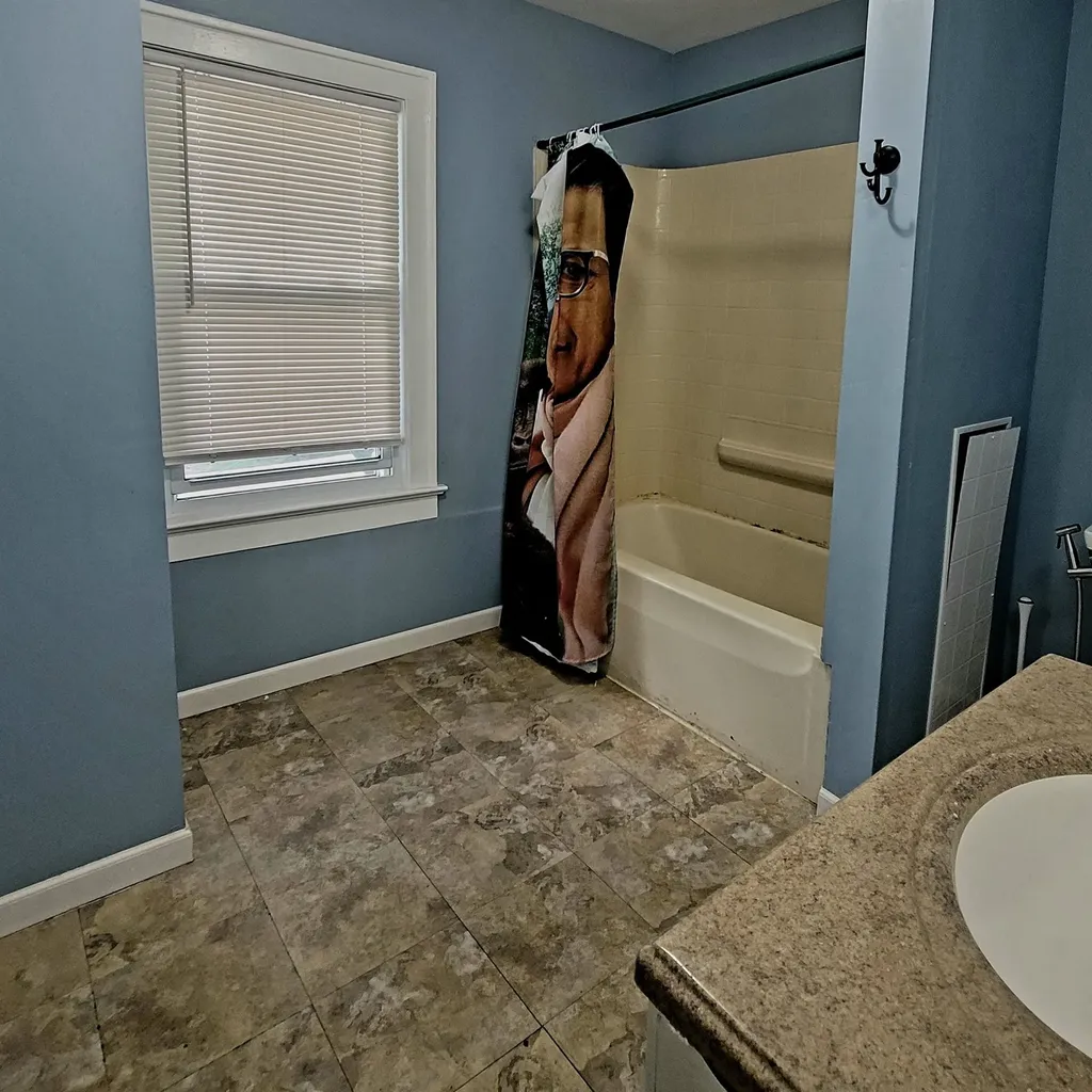 701 Dupont Street Flint Charter Township MI 48504