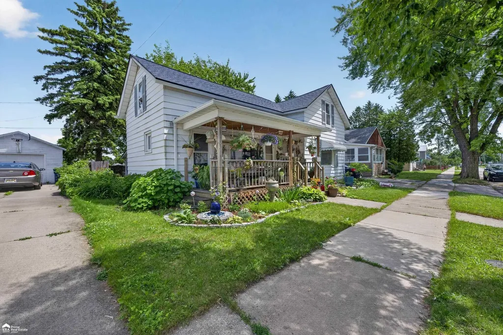 1409 Stanton Street Bay City City MI 48708