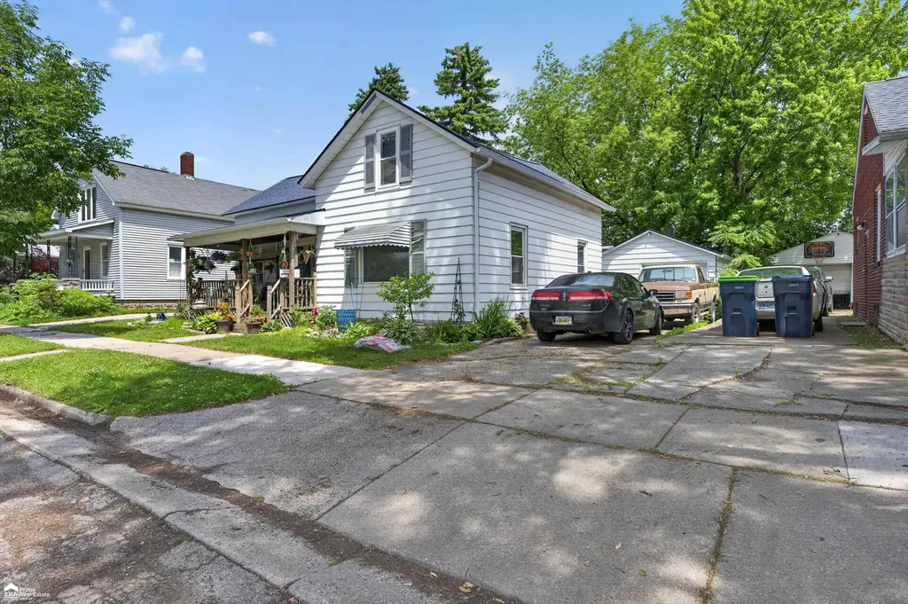 1409 Stanton Street Bay City City MI 48708