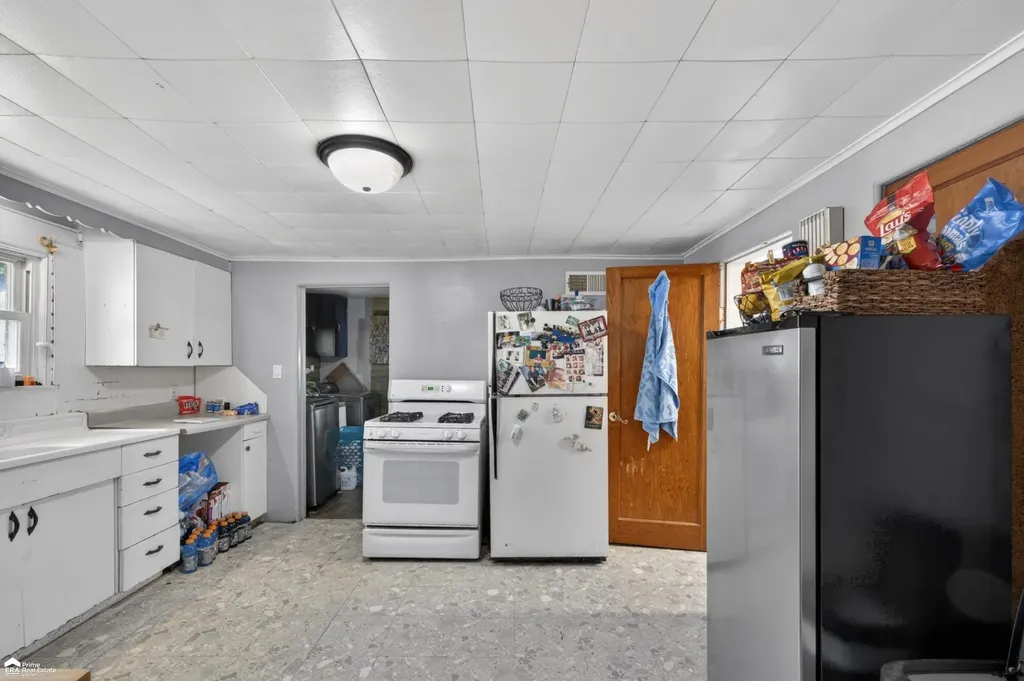 1409 Stanton Street Bay City City MI 48708