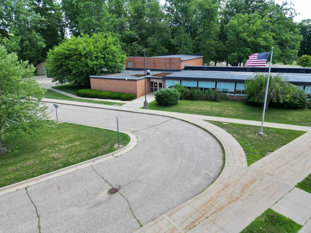 11218 N Linden Road Vienna Charter Township MI 48420