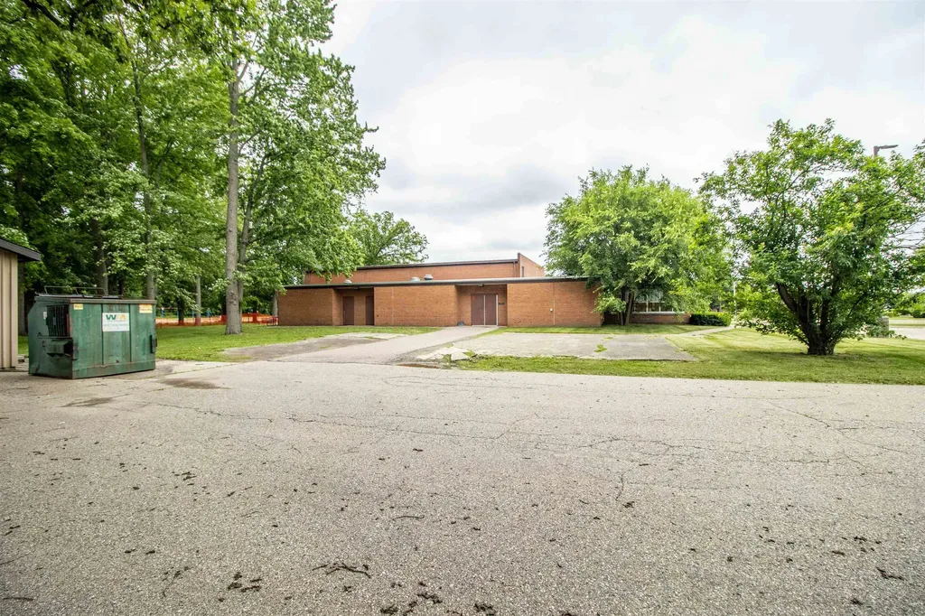 11218 N Linden Road Vienna Charter Township MI 48420